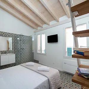 https://insapria.hotelitalianriviera.com