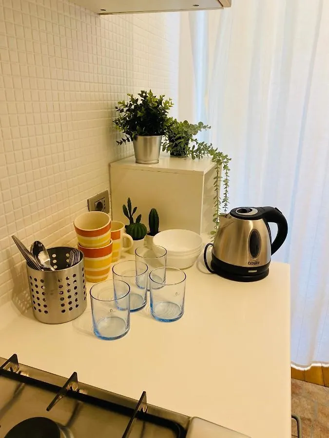 Апартаменты Chiara Guest House 34 - M4 Metro Blu Милан Италия