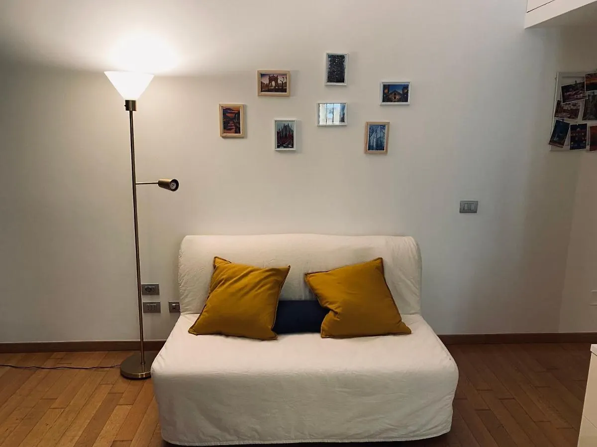 Chiara Guest House 34 - M4 Metro Blu Милан