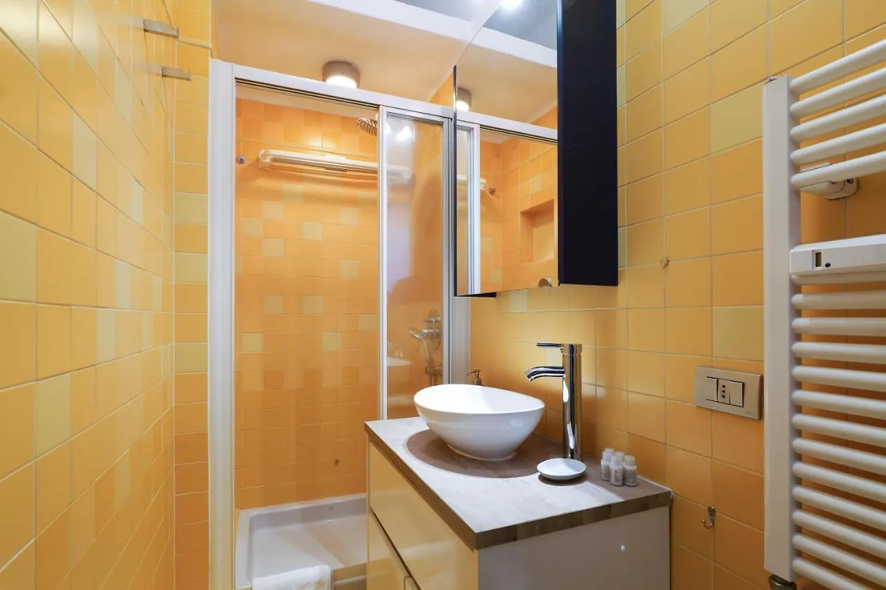Chiara Guest House 34 - M4 Metro Blu Милан