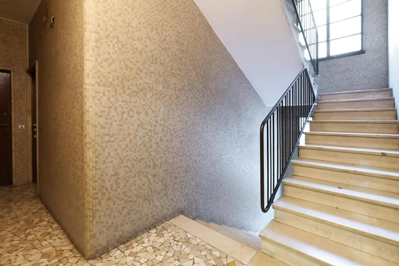 Chiara Guest House 34 - M4 Metro Blu Милан 0*,
