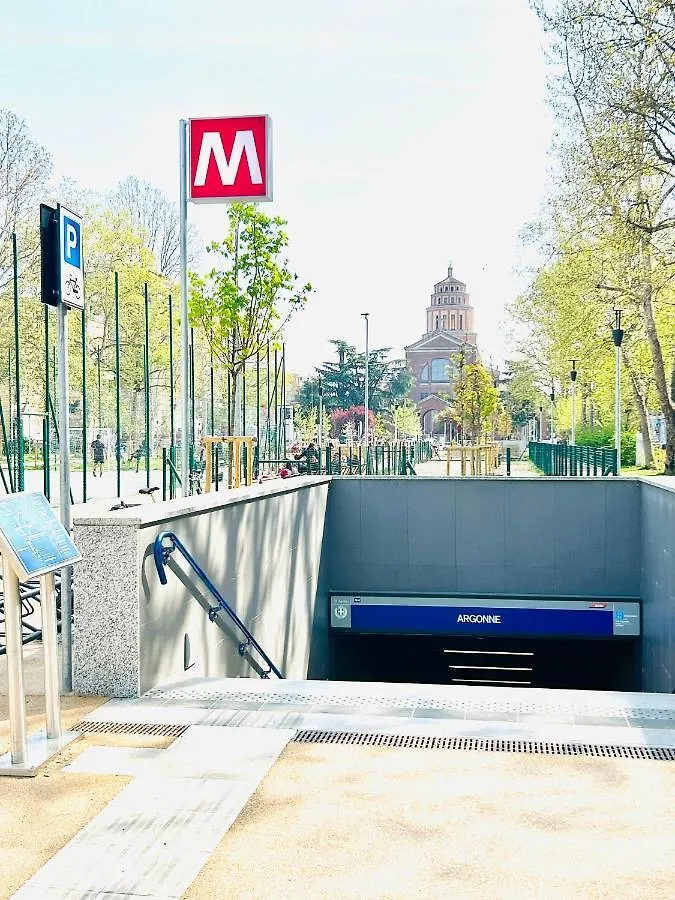 Chiara Guest House 34 - M4 Metro Blu Милан